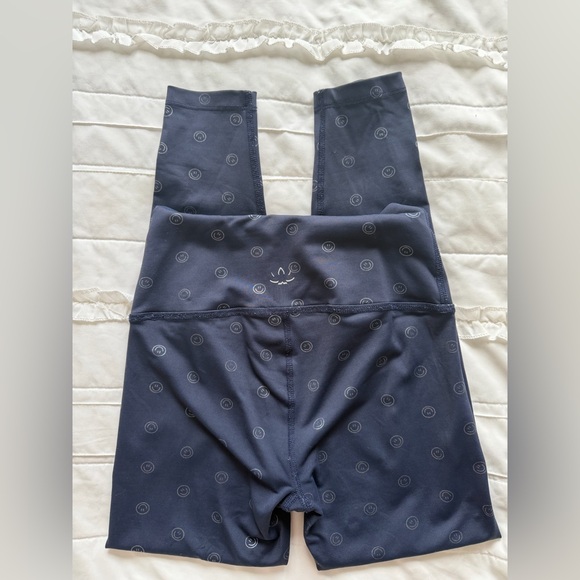 Beyond Yoga Smiley Face Set - Picture 3 of 7